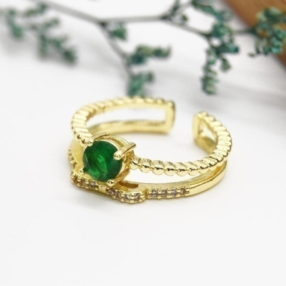 Gold Ring with Emerald Accent